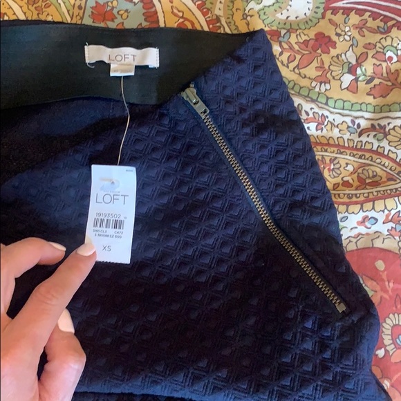 LOFT Navy Skirt - Picture 2 of 3